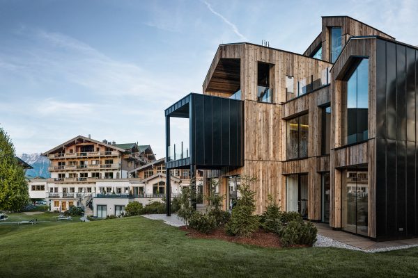 Aussenansicht Forsthofgut auf eco suites für nachhaltiges Reisen