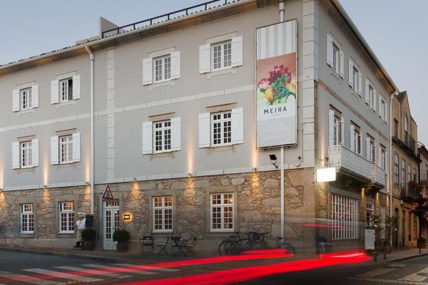 Hotel Meira Entry Outside - modernes und nachhaltiges Reisen