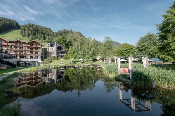 Schwimmteich Forsthofgut auf eco suites für nachhaltiges Reisen