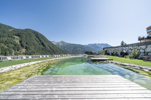 Schwimmteich Gradonna Mountain Resort auf eco suites